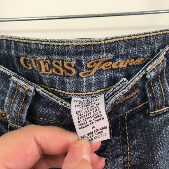 Guess Jeans Dark Wash Distressed Denim Fade - Picture 4 of 6